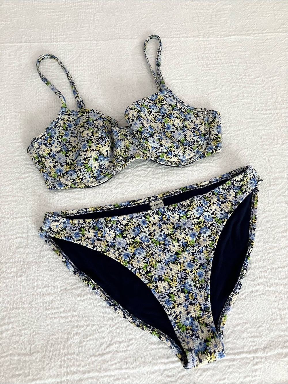 Old Navy Pique Underwire Bikini in Ditsy Floral - S/M